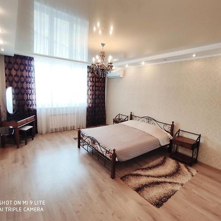 קייב Panoramic View Lux Apartment On Metro Osokorky מראה חיצוני תמונה