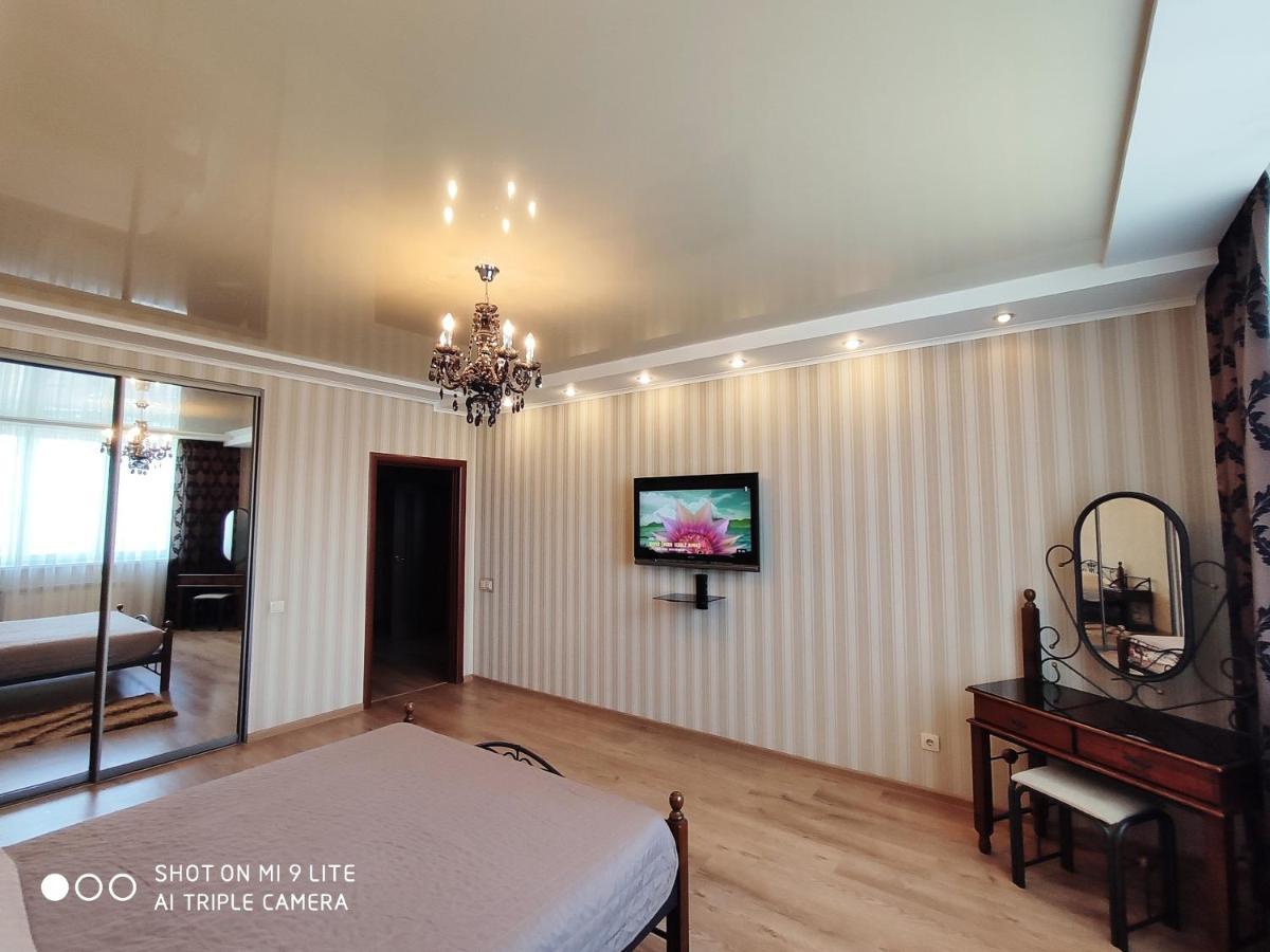 קייב Panoramic View Lux Apartment On Metro Osokorky מראה חיצוני תמונה