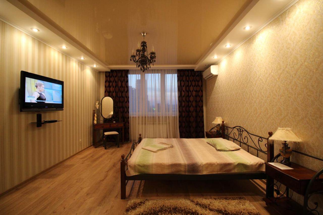 קייב Panoramic View Lux Apartment On Metro Osokorky מראה חיצוני תמונה